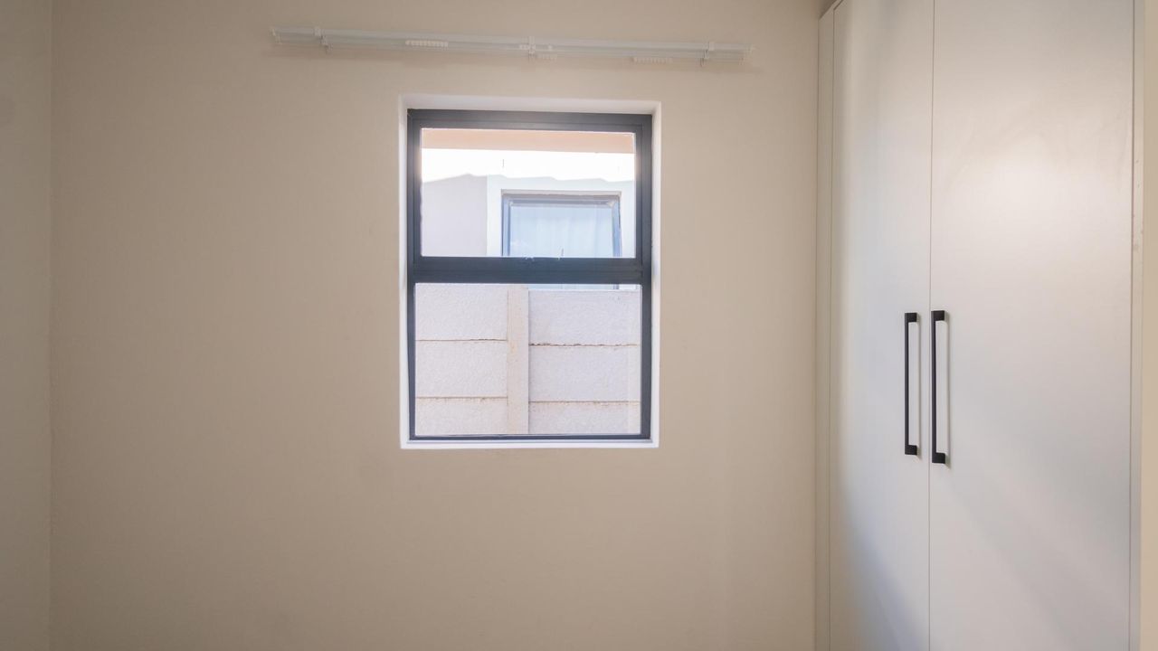 Photo 19 of 23