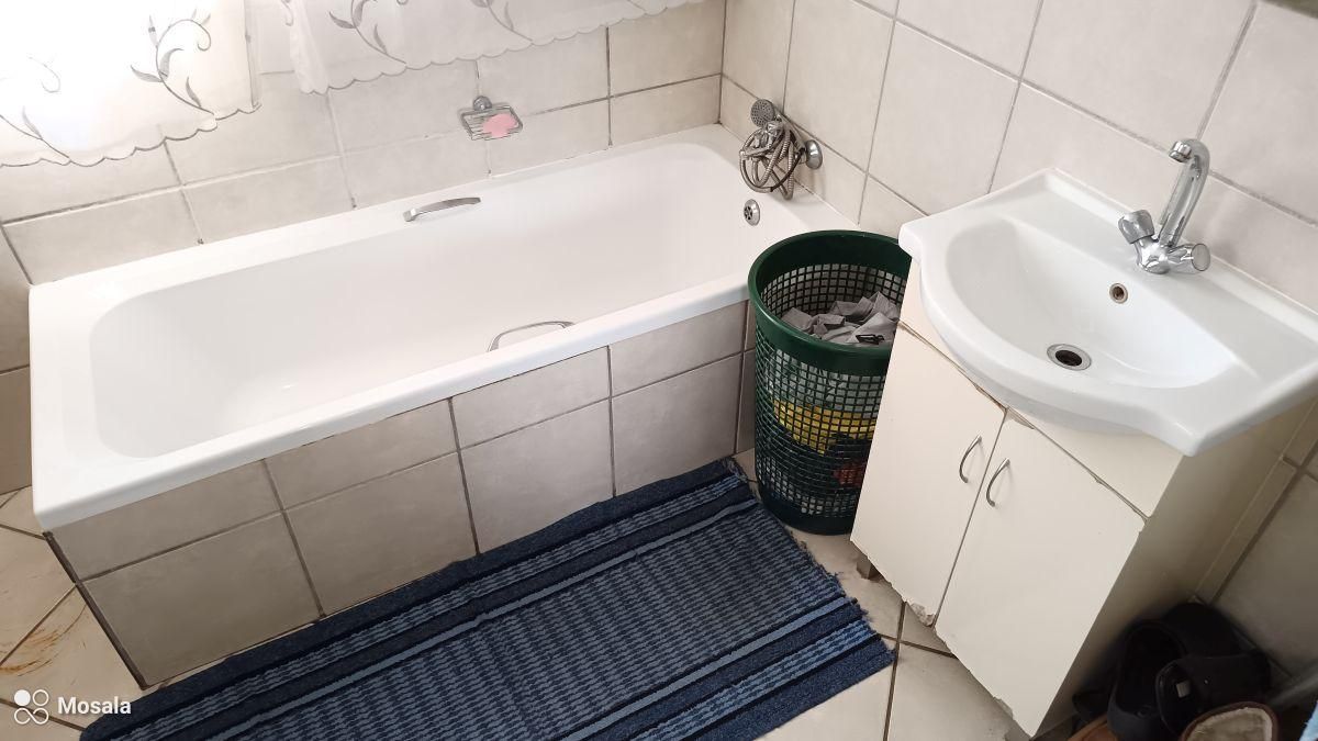 Photo 12 of 21