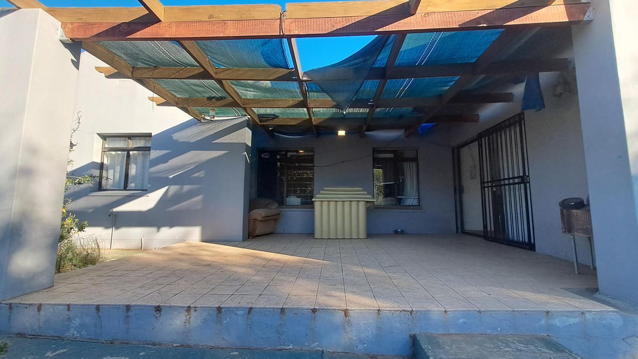 Photo 16 of 22