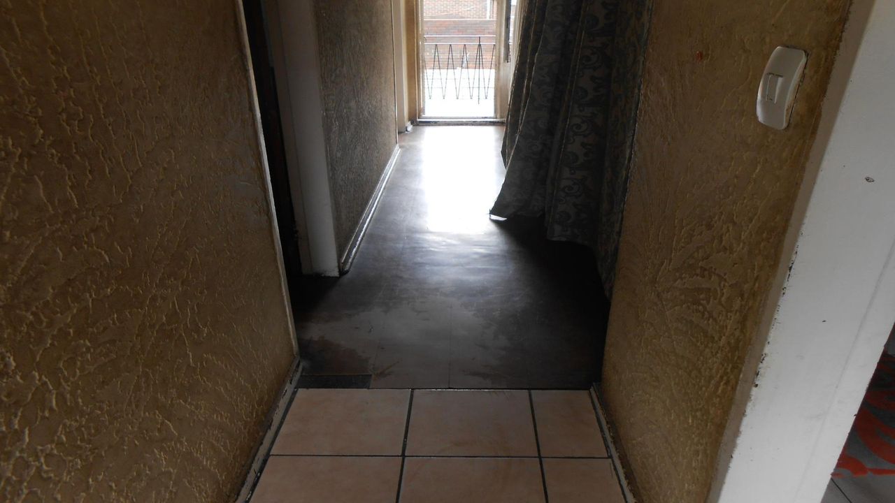 Photo 5 of 28