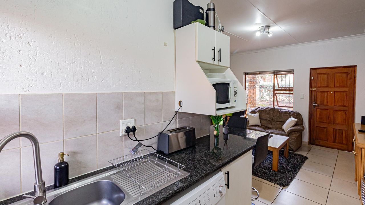 Photo of 3 Bedroom townhouse - sectional for sale in North Riding AH, Randburg