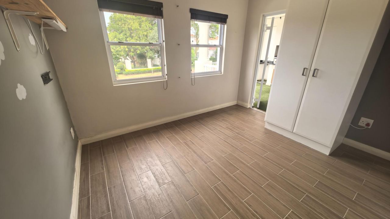 Photo 17 of 23