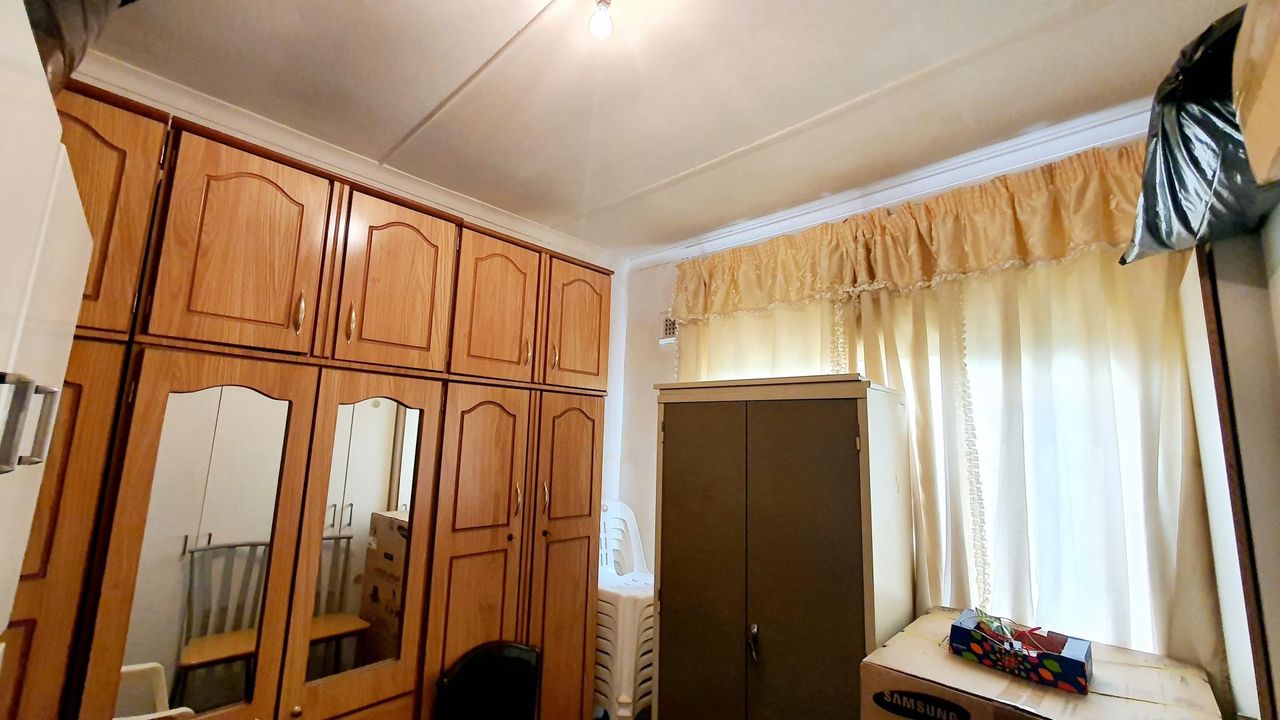 Photo 18 of 23
