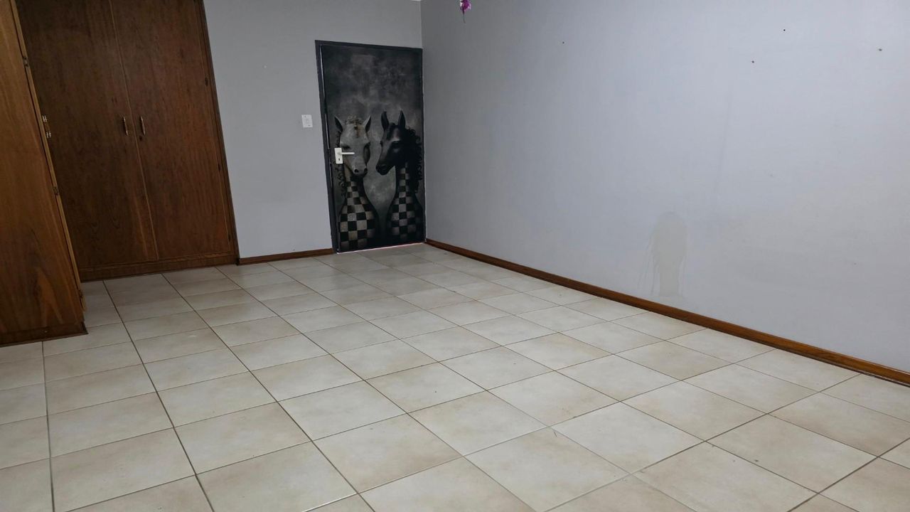 Photo 22 of 29