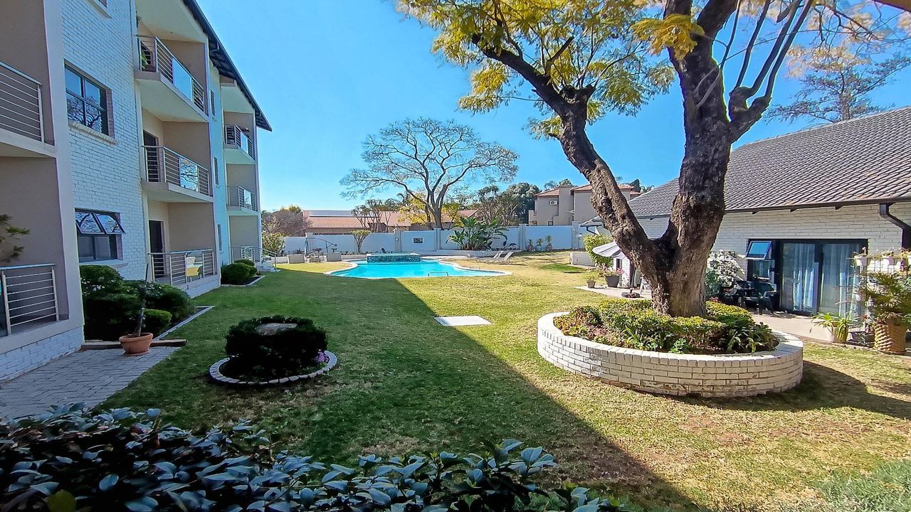 Photo 27 of 29