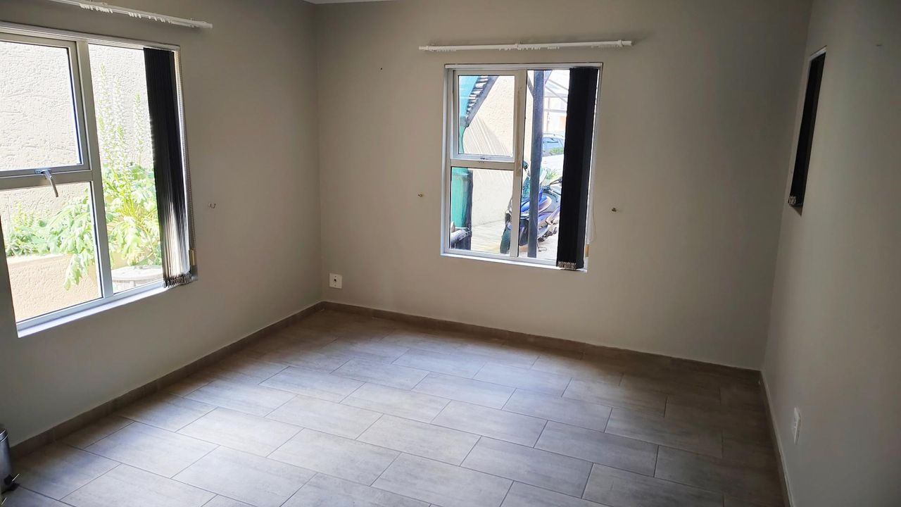 Photo 9 of 23
