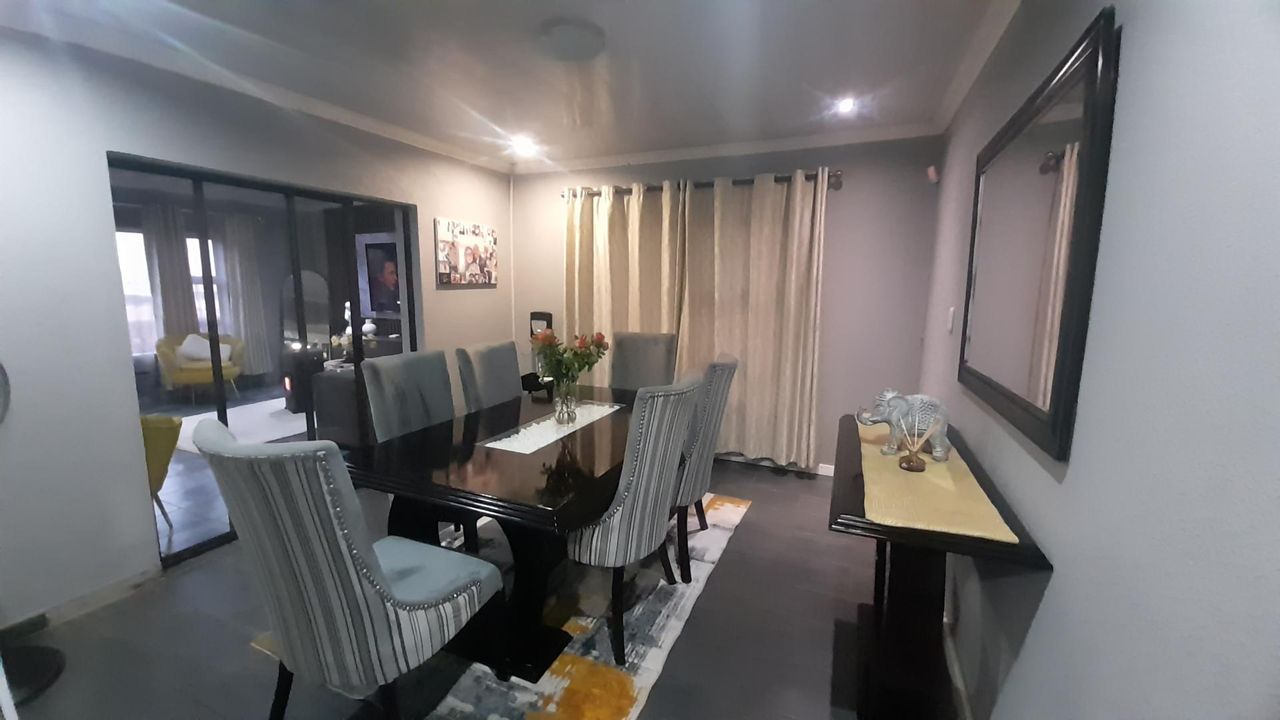 Photo 10 of 22