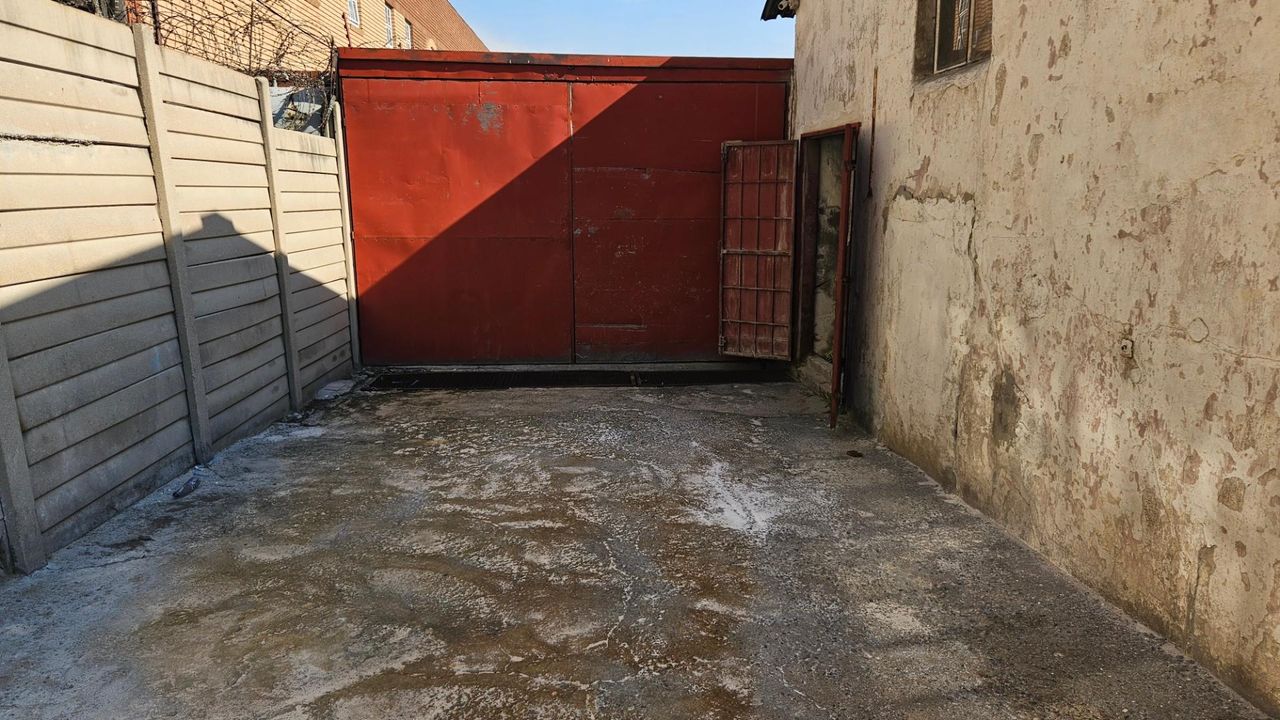 Photo 14 of 15