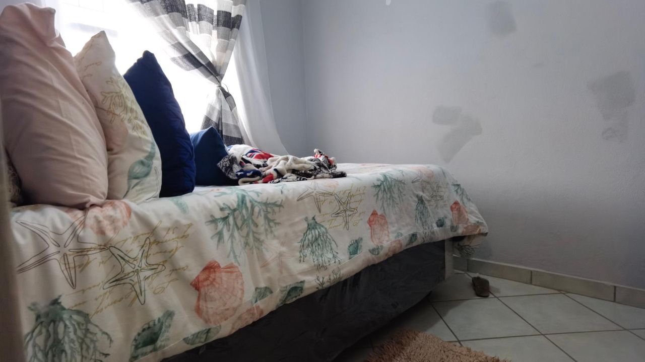 Photo 10 of 18