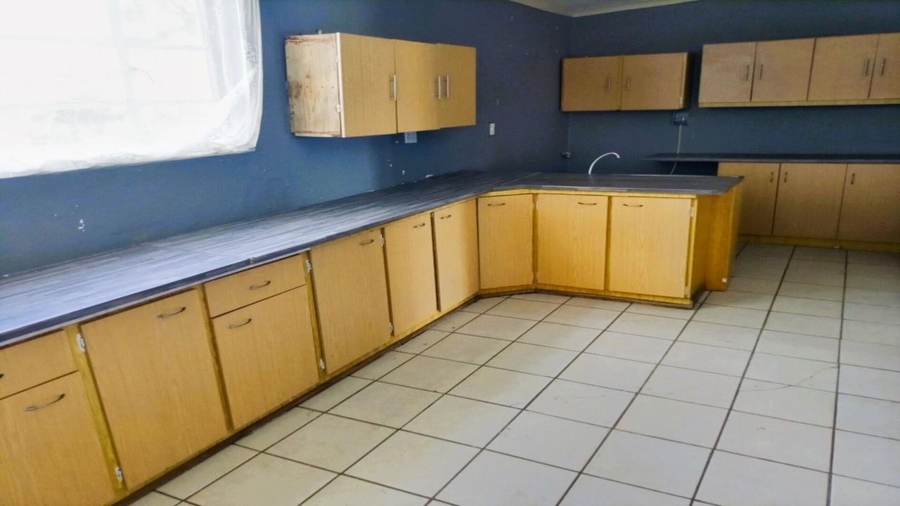 Photo 9 of 34