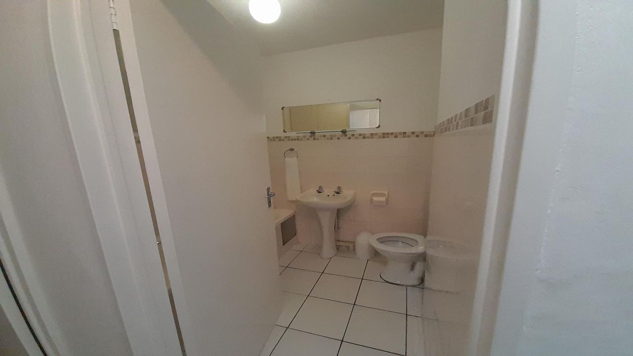 Photo 16 of 22