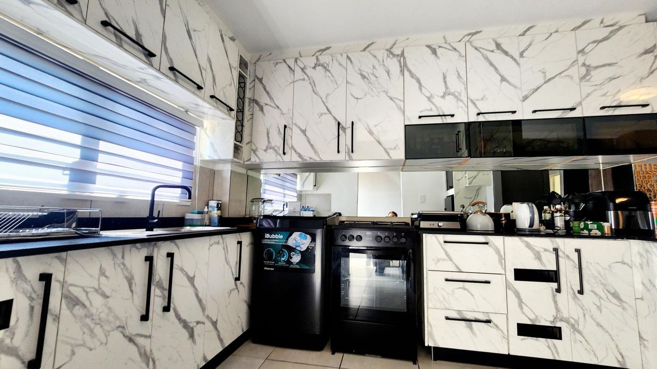 Photo of 2 Bedroom apartment for sale in Mount Edgecombe North