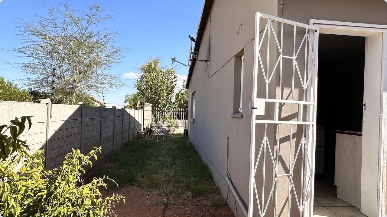 Photo 6 of 44