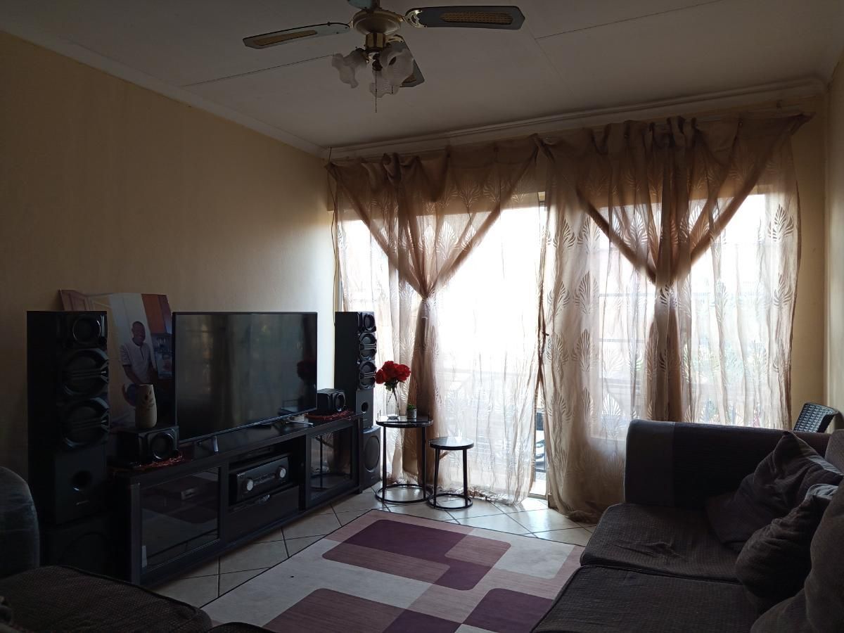 Photo 9 of 20