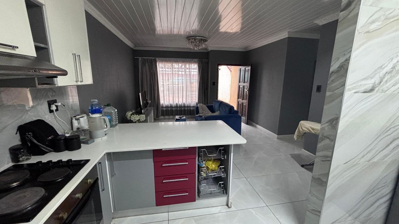 Photo 3 of 20