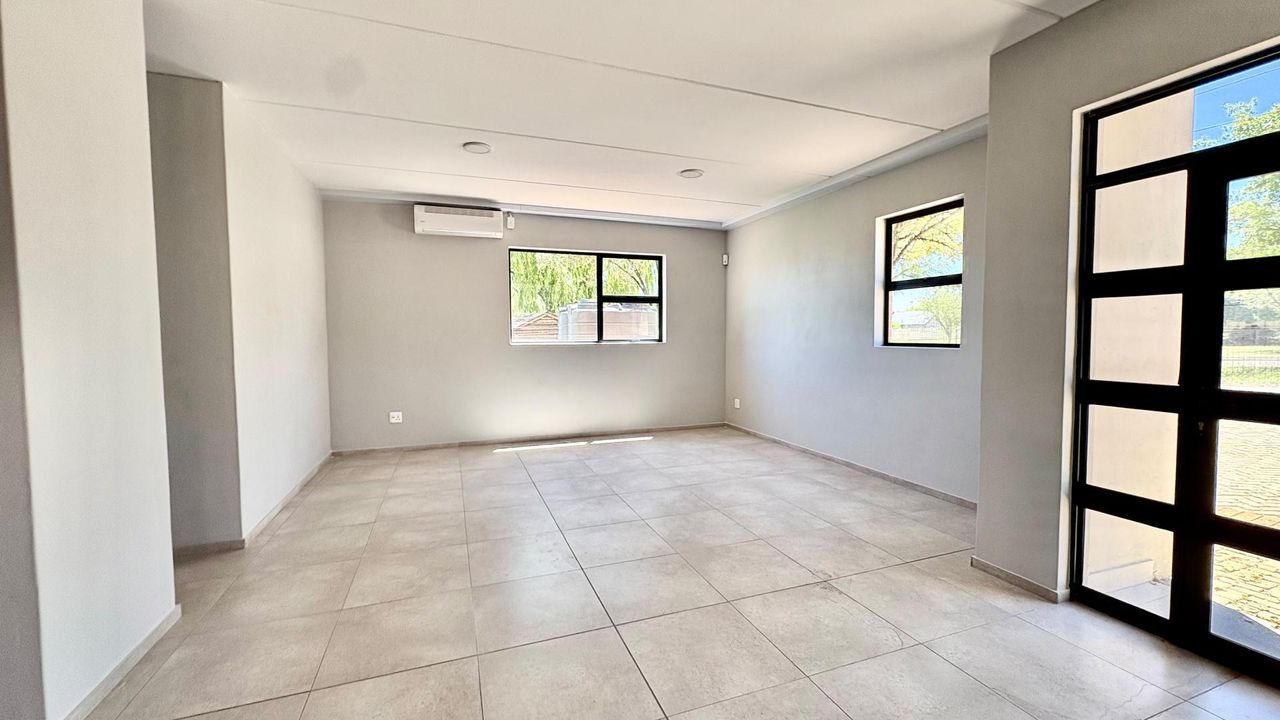Photo 14 of 22