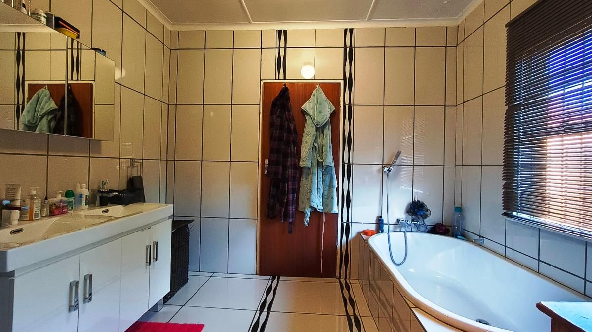 Photo 20 of 55