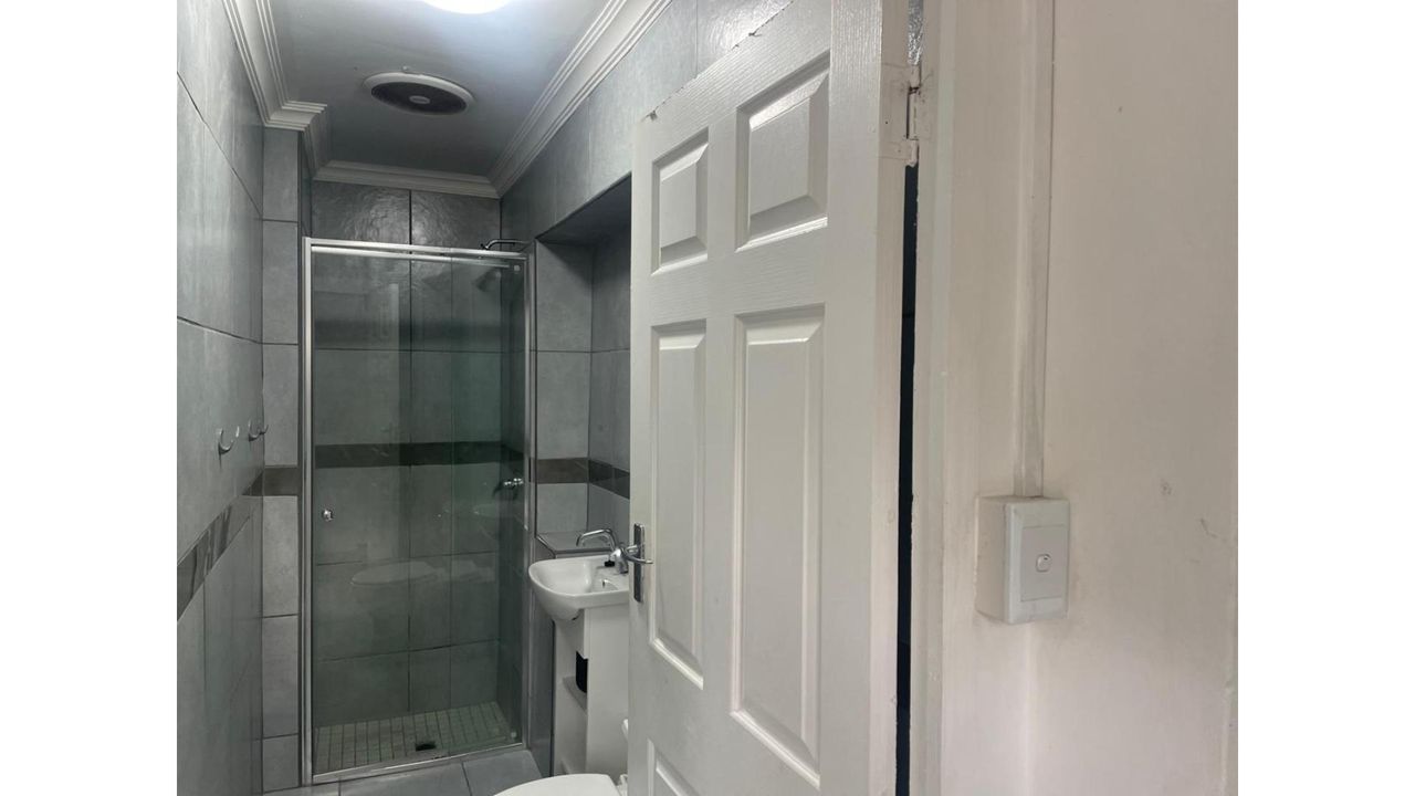 Photo 16 of 20