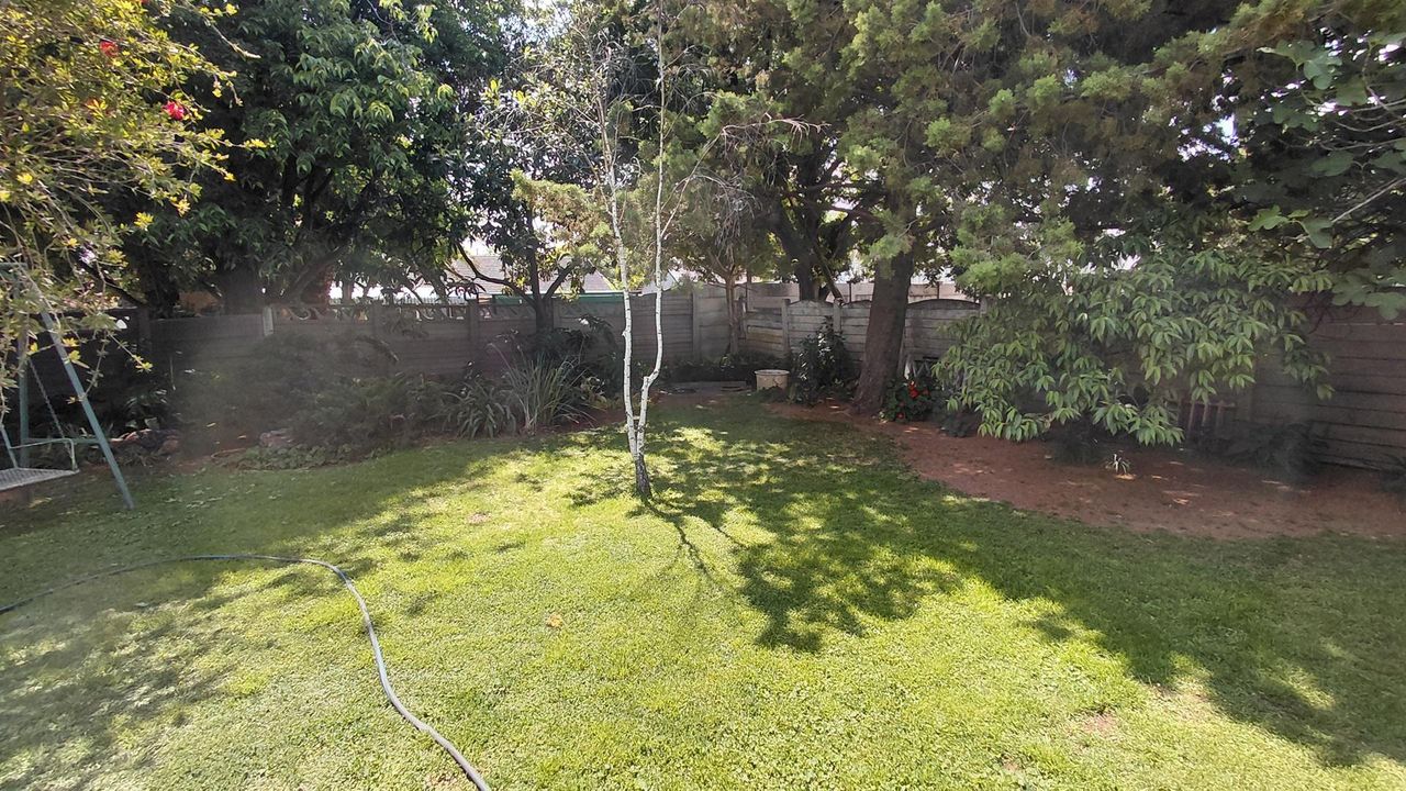 Photo 23 of 35