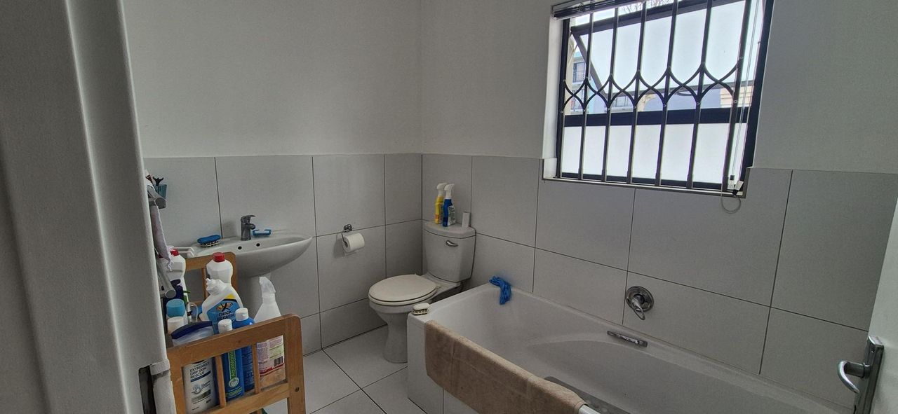 Photo 14 of 20