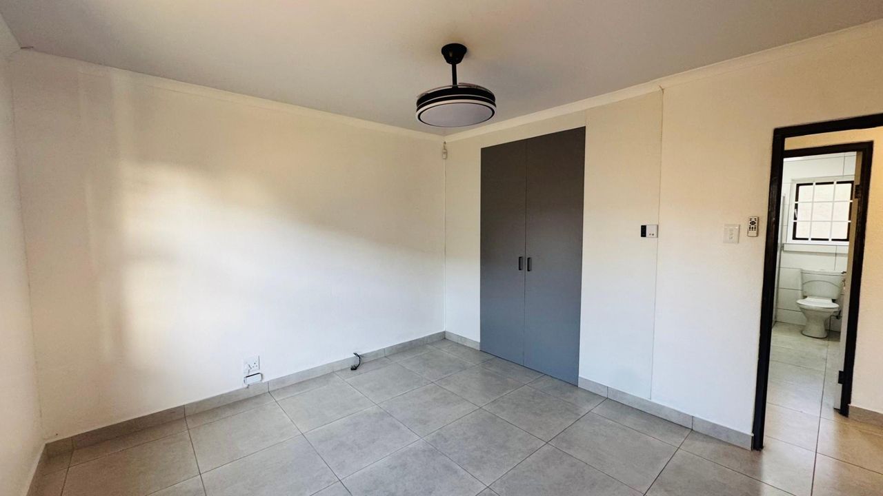 Photo 17 of 23