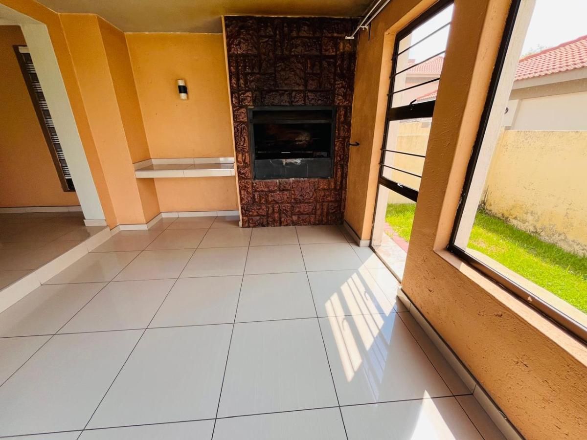 Photo of 4 Bedroom townhouse - freehold for sale in Ben Fleur, Witbank