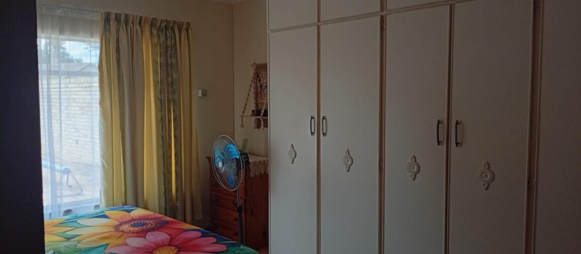 Photo 6 of 20