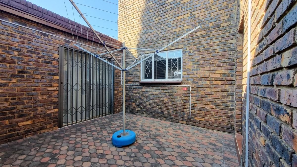 Photo of 4 Bedroom house for sale in Aerorand, Middelburg