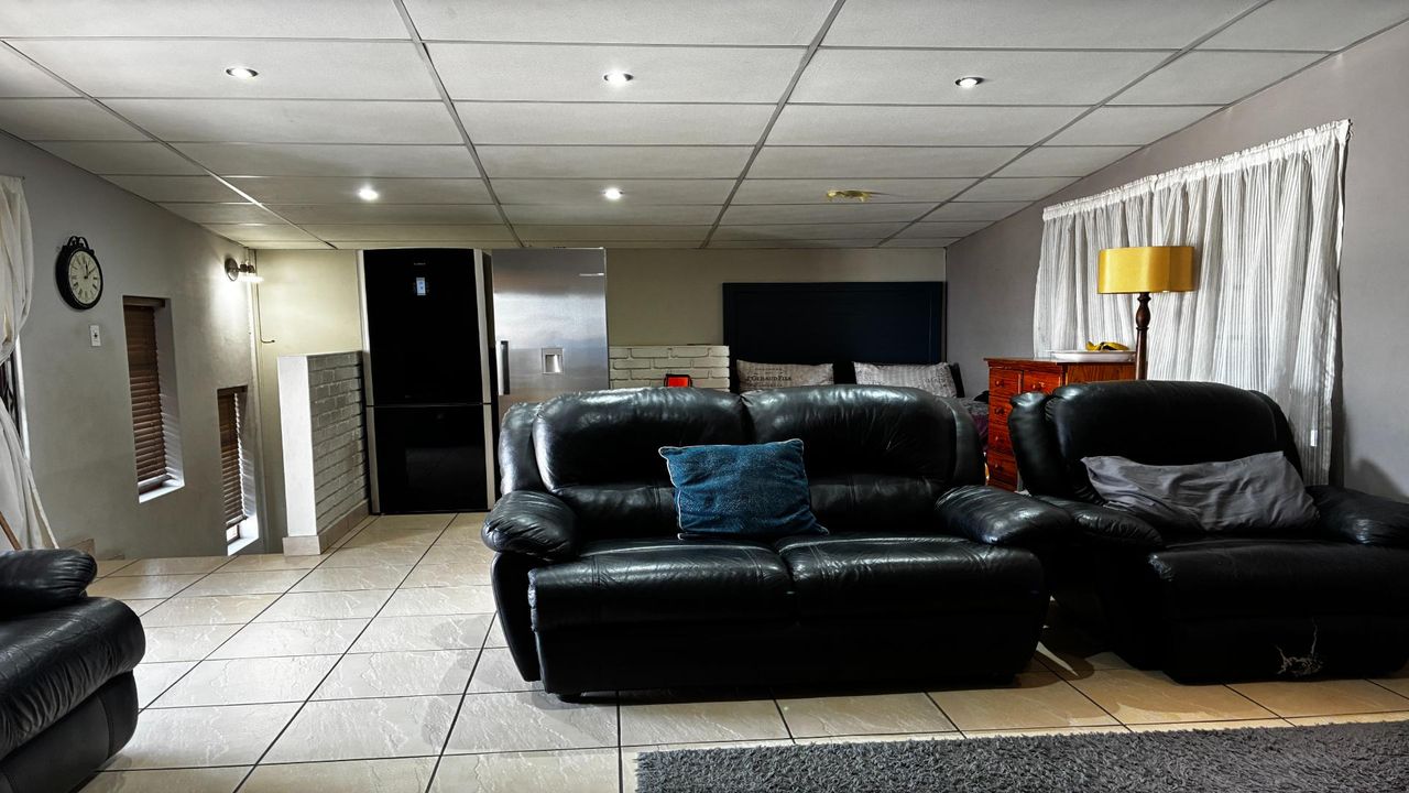 Photo 24 of 26