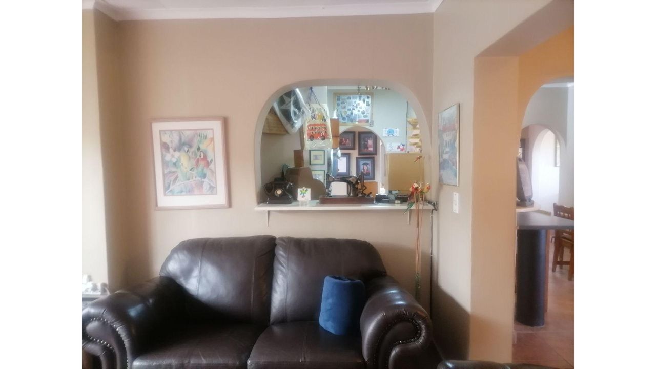 Photo 11 of 30