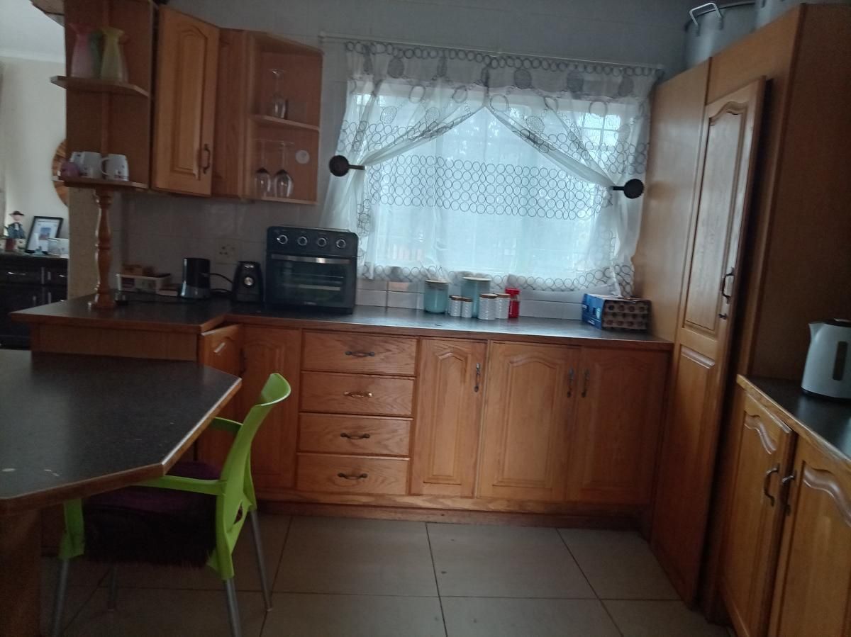 Photo 5 of 20