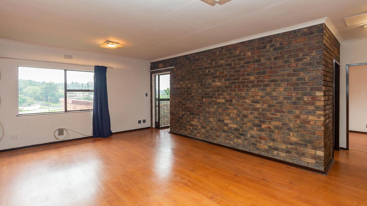 Photo 7 of 25