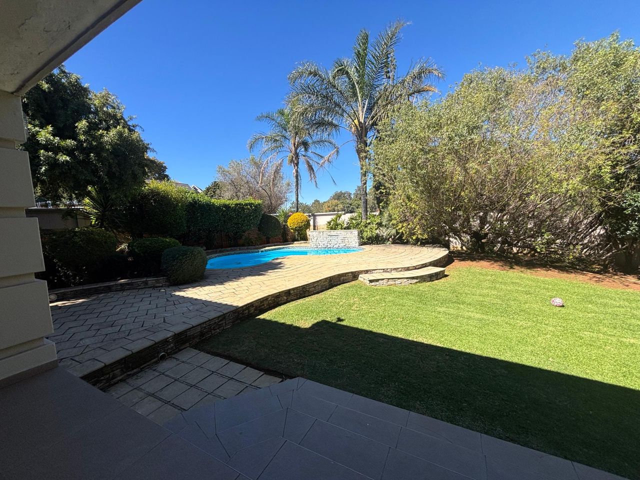 Photo 3 of 14