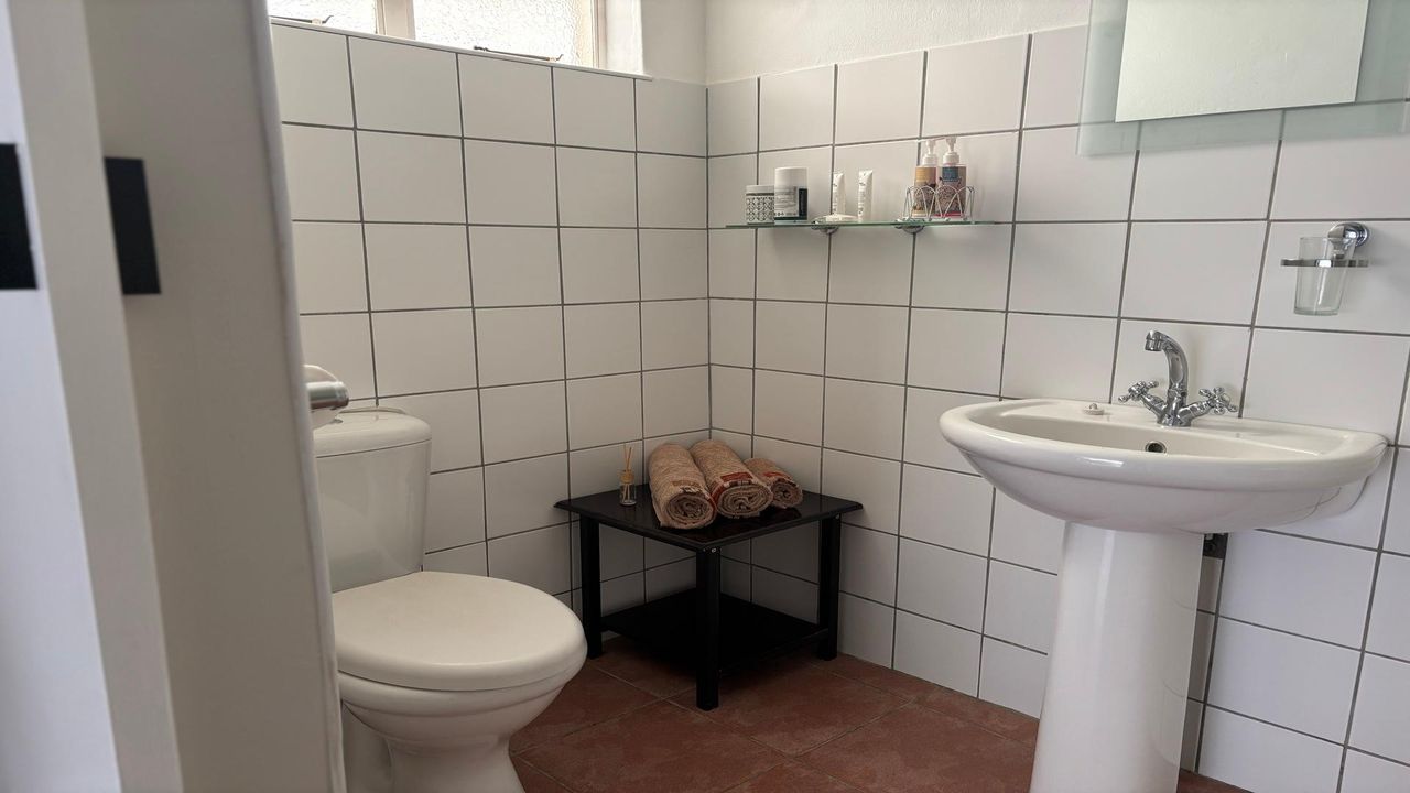 Photo 4 of 12