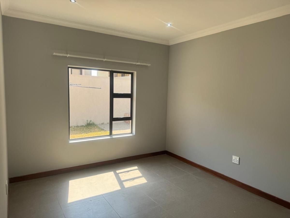 Photo of 3 Bedroom townhouse - sectional to rent in Trichardt, Secunda