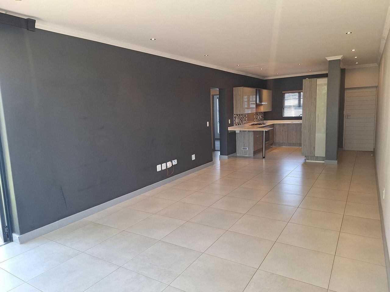 Photo 7 of 25
