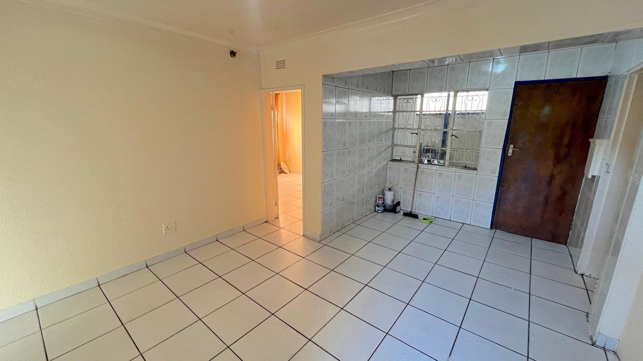 Photo 4 of 26