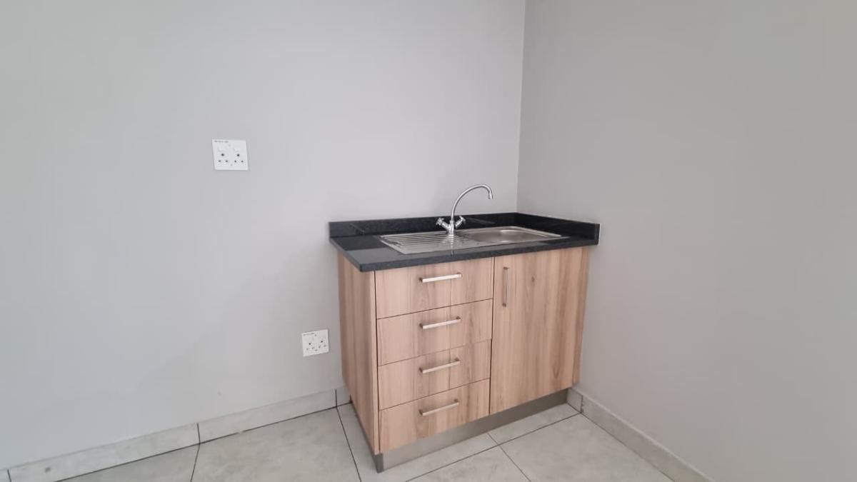 Photo 19 of 20