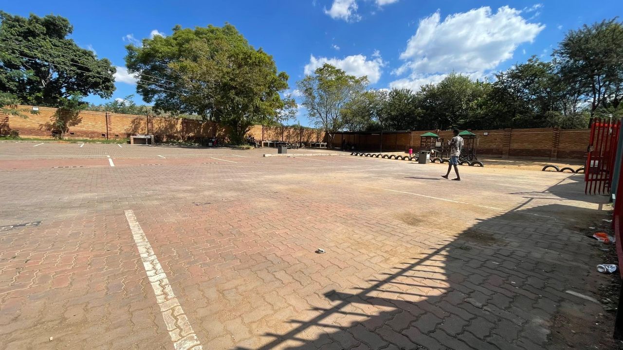 Photo 17 of 19