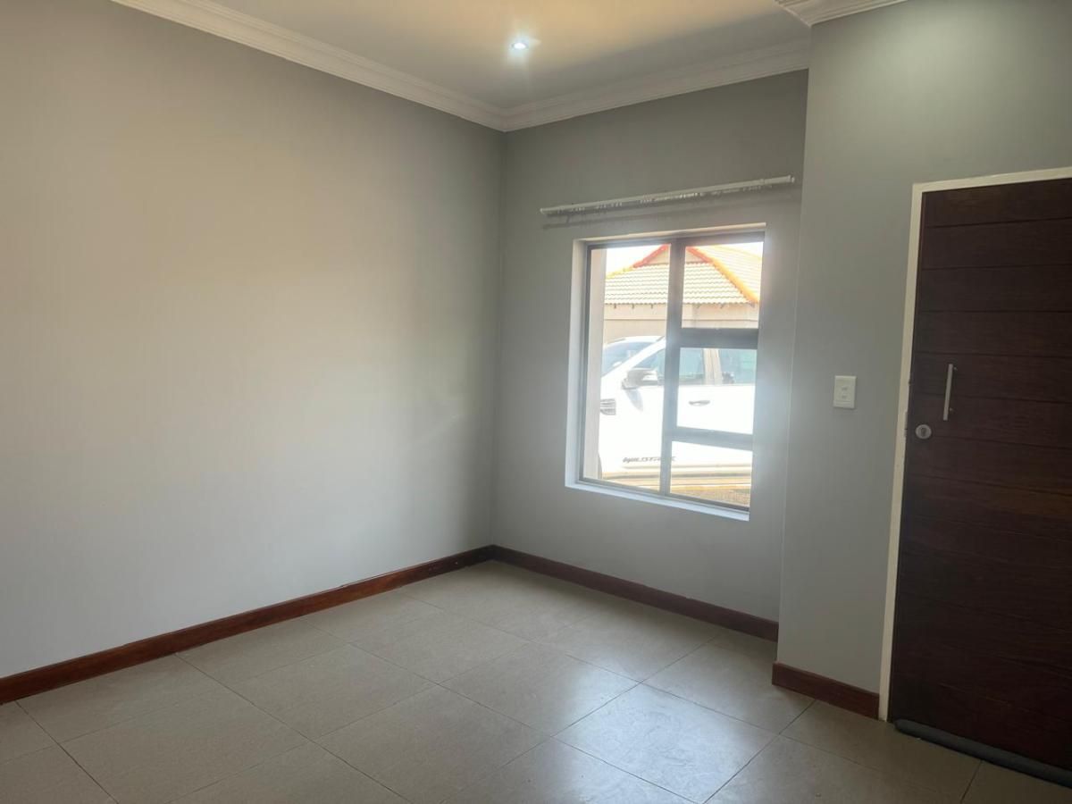 Photo of 3 Bedroom townhouse - sectional to rent in Trichardt, Secunda