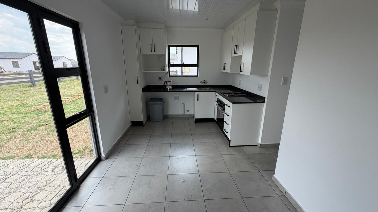 Photo 11 of 25