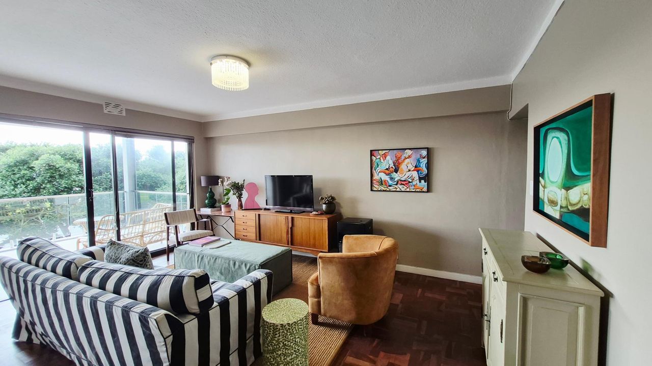 Photo of 2 Bedroom apartment to rent in Three Anchor Bay, Cape Town
