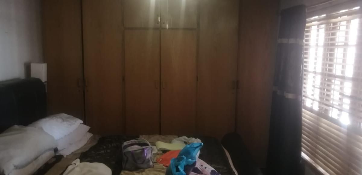 Photo 18 of 24