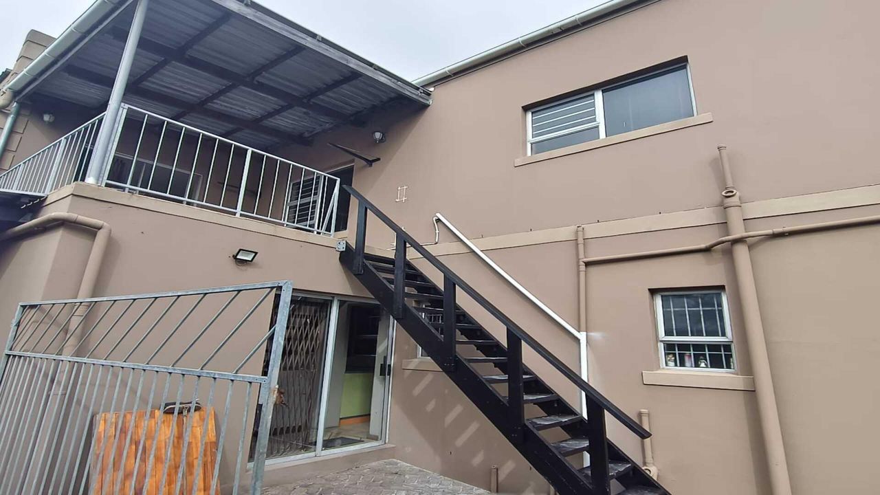 Photo 2 of 11