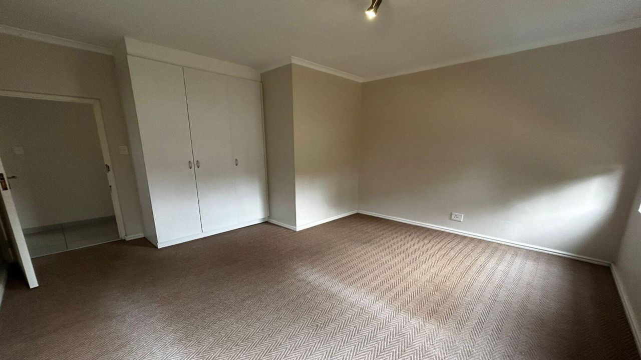 Photo 15 of 32