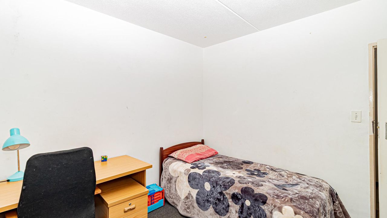 Photo 10 of 27