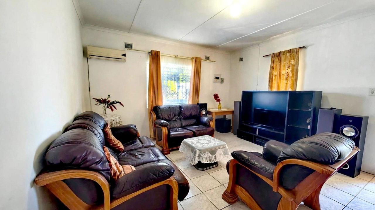Photo 6 of 23