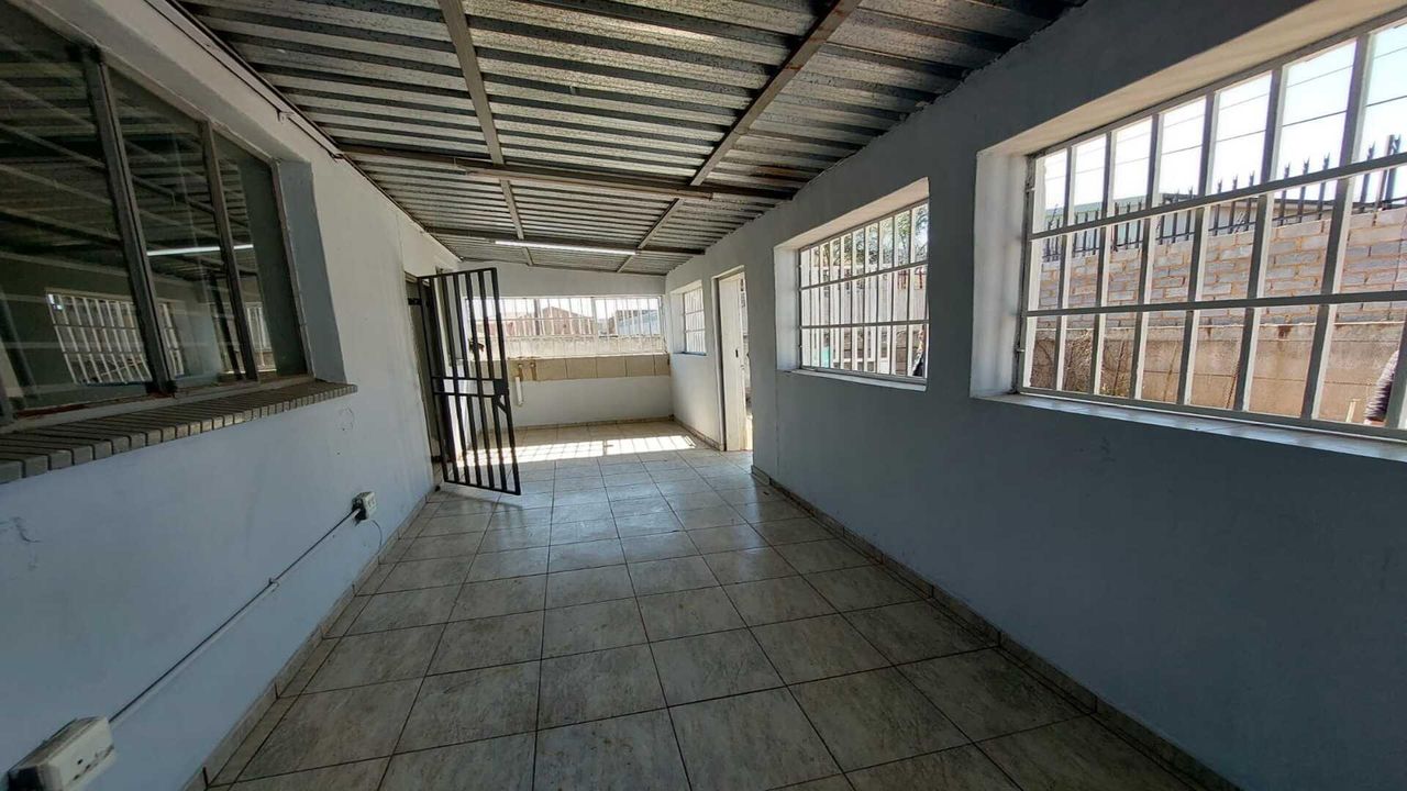 Photo of 3 Bedroom house to rent in Lenasia Ext 1, Johannesburg