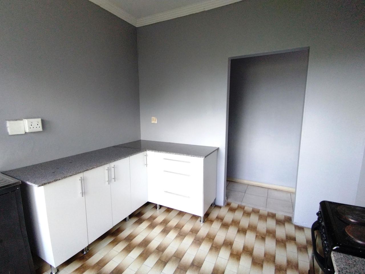 Photo 3 of 10