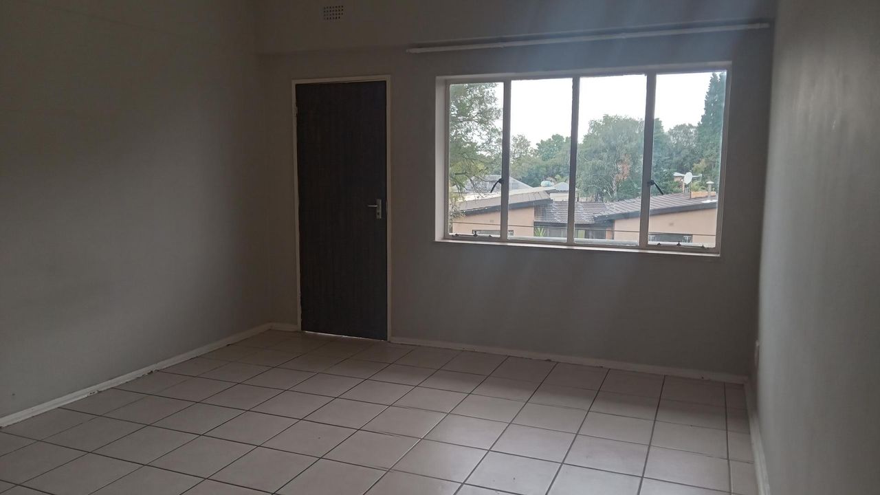 Photo 10 of 14
